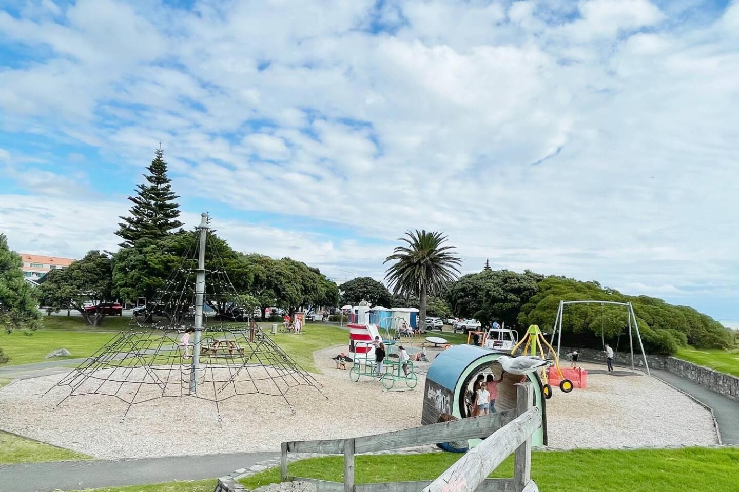 Brand New & Cosy In Kapiti - New 3-Bedrooms 4-Beds In パラパラウム エクステリア 写真