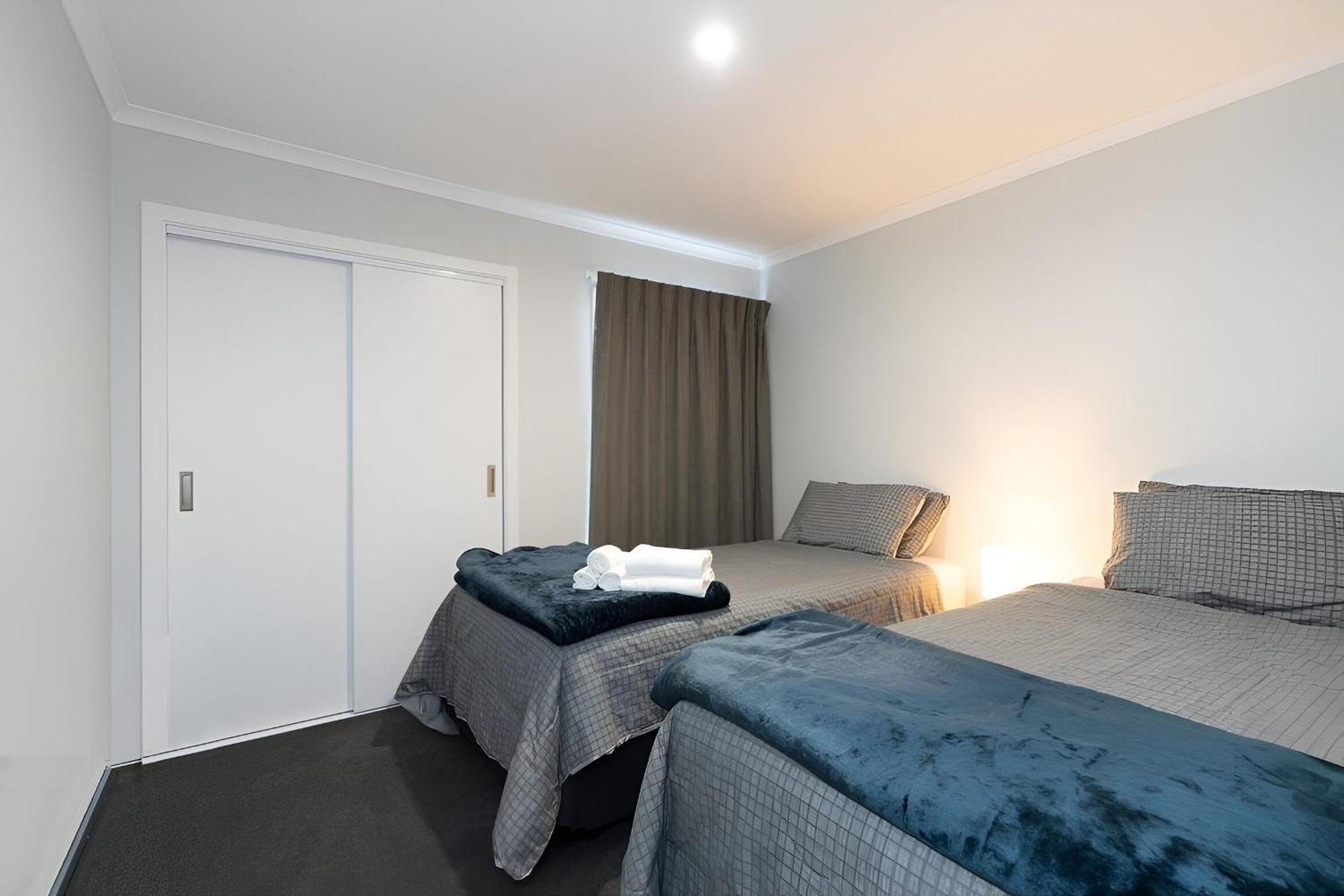 Brand New & Cosy In Kapiti - New 3-Bedrooms 4-Beds In パラパラウム エクステリア 写真