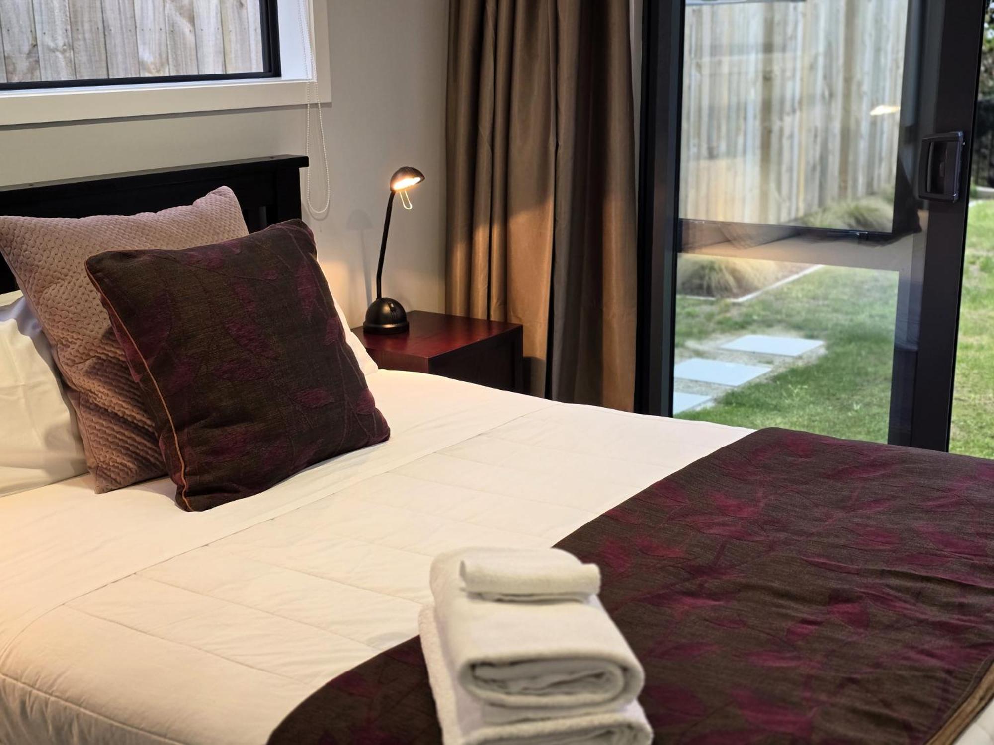 Brand New & Cosy In Kapiti - New 3-Bedrooms 4-Beds In パラパラウム エクステリア 写真